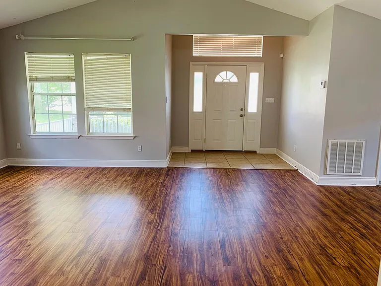 3604 Clear Creek Dr — Photo 6