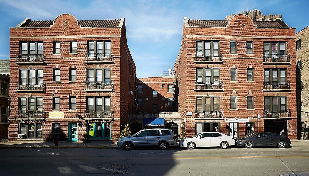 620 W. Addison St. — Photo 1