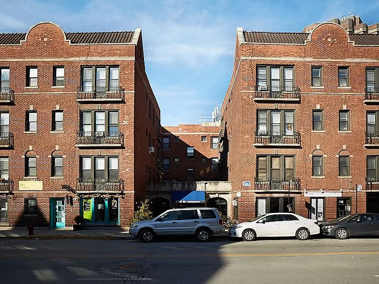 620 W. Addison St. — Photo 11
