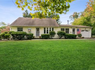 9 James Dr, Nanuet, NY 10954