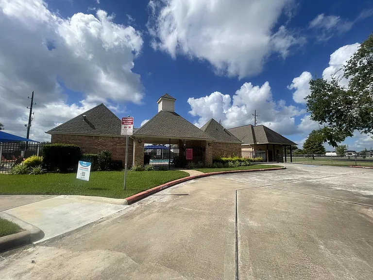 17150 Summer Hollow Dr — Photo 13