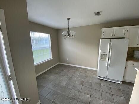 1st image of 353 Bells Ferry Dr