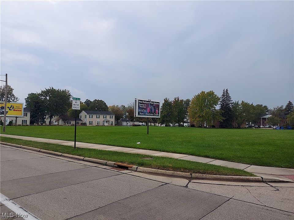 2nd image of W River Rd