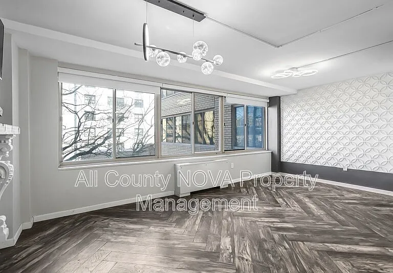922 24th St NW #301 — Photo 27