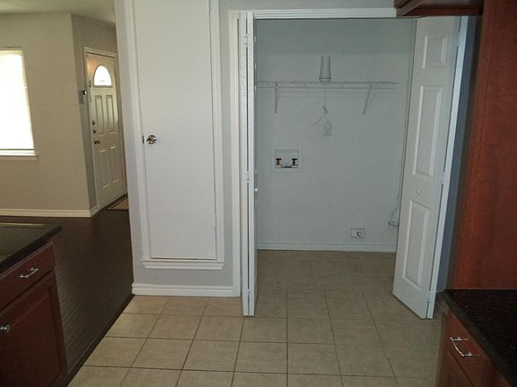 4th image of 20 Barons Ct