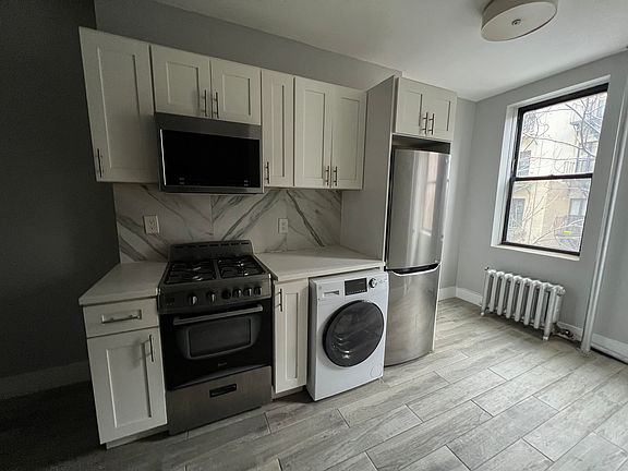 2nd image of 321 E 115th St APT 3A