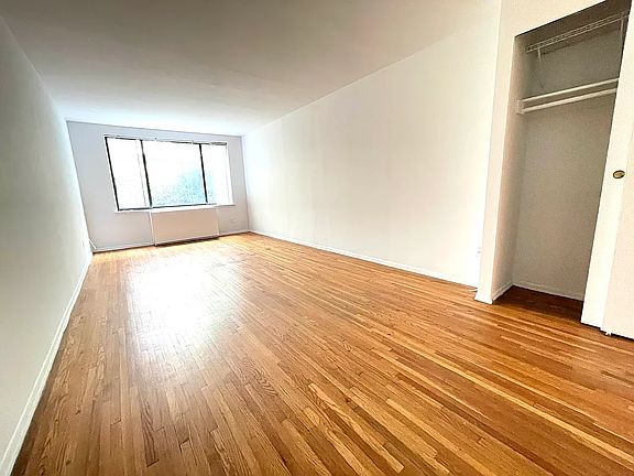 2nd image of 221 E 21st St APT Lc