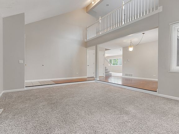 4th image of 5224 Arlington Cir