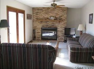 1018 Pine Lake Rd, Collinsville, IL 62234