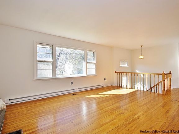 4th image of 140 Woodland Drive