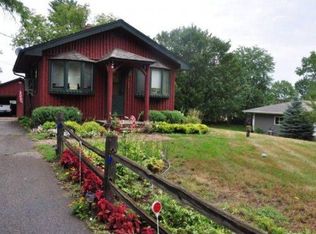 18200 Highland Ave, Deephaven, MN 55391