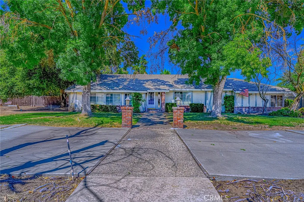 5548 Fleming Rd photo 1
