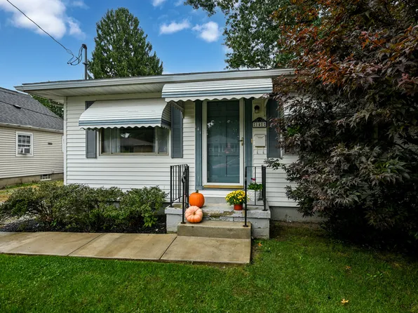 141 26th St NW, Barberton, OH 44203