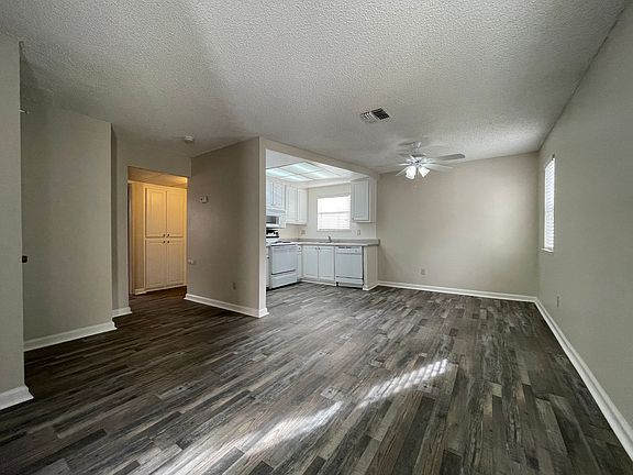 3rd image of 2716 F St APT 7