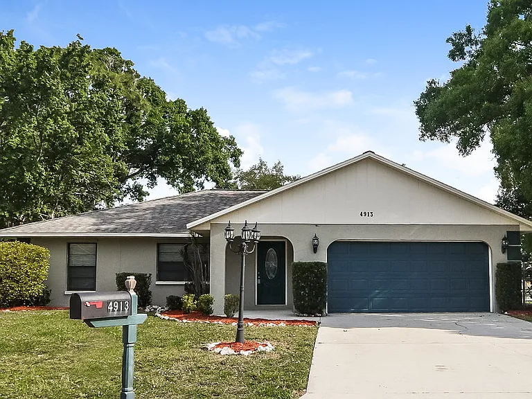 4913 Ithaca Ln — Photo 1