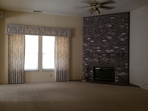 3rd image of 134 Teal Ln