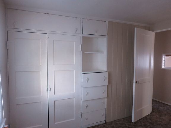 3rd image of 1029 W Rose St