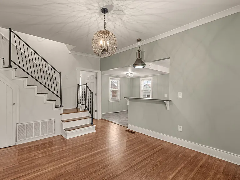 1315 S Evanston Ave — Photo 12