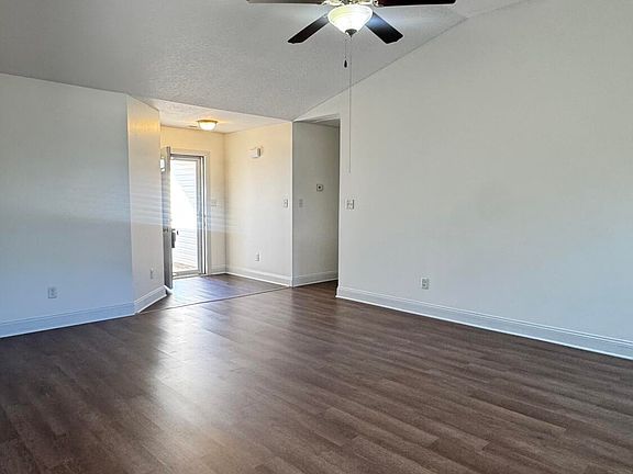 3rd image of 719 Kiwi Stone Cir