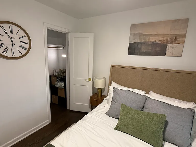1211 W 45th St #3E — Photo 9