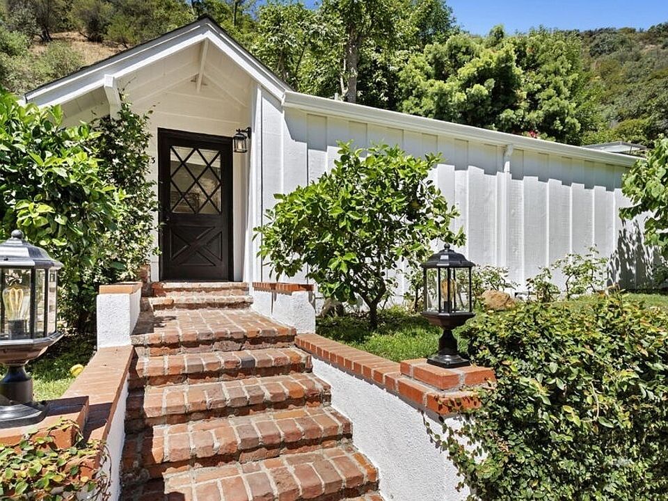 1st image of 3933 Mandeville Canyon Rd