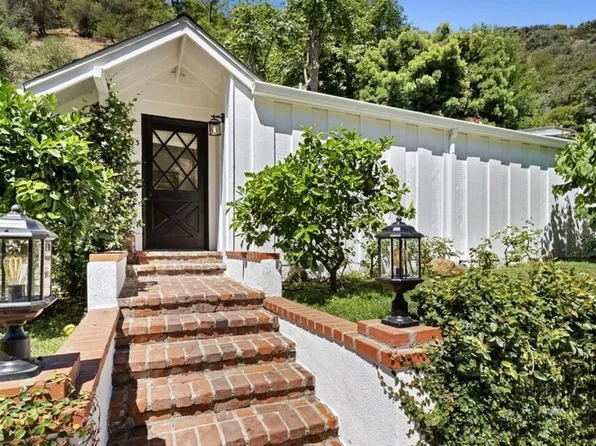 3933 Mandeville Canyon Rd, Los Angeles, CA 90049