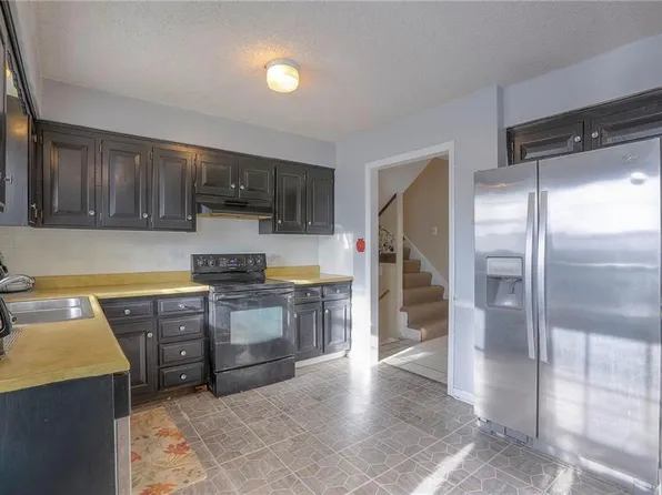 8523 Sterling Ave, Raytown, MO 64138