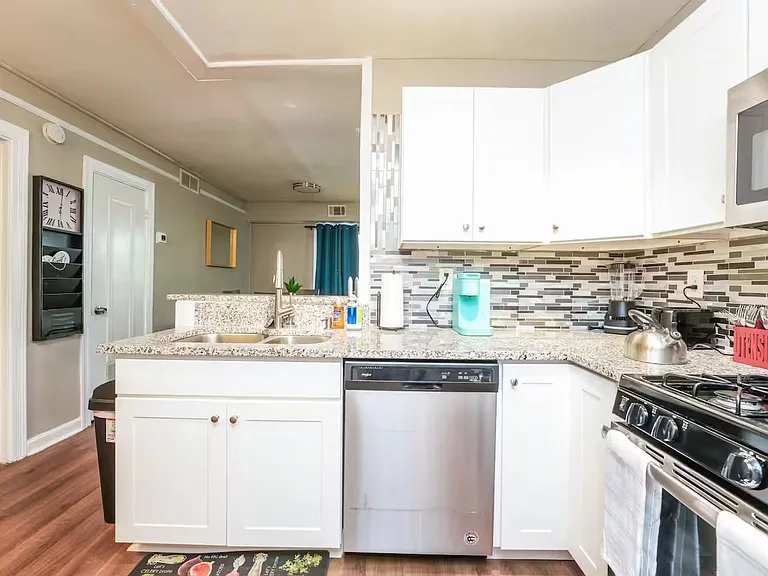 Maple Place Apartments — Photo 19