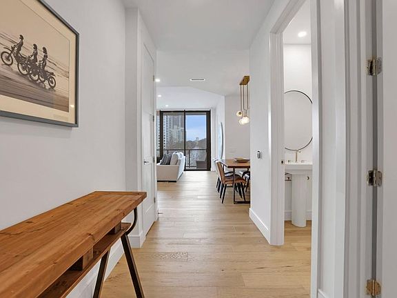 2nd image of 2425 Peachtree Rd NE #803