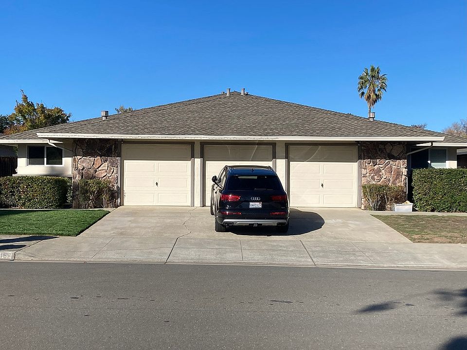 left two garages go with unit