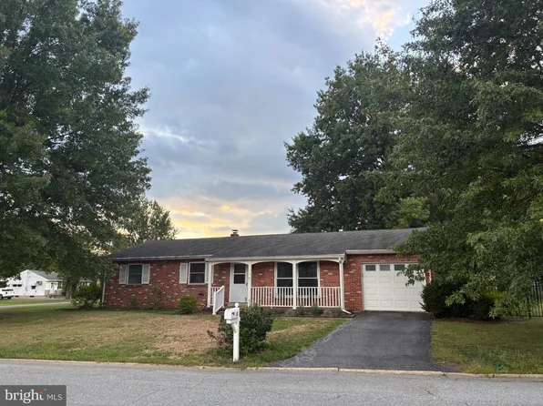 1 Mountain View Dr, Enola, PA 17025