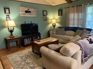 405 Kirkwood Dr, Port Neches, TX 77651