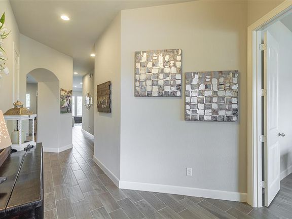 5th image of 3323 Breeze Bluff Way