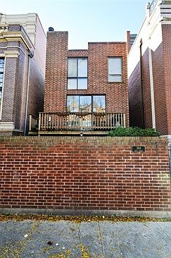 2nd image of 1914 N Hudson Ave #1