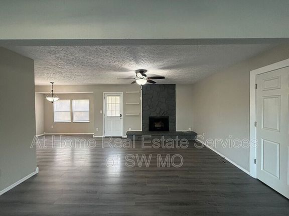 3rd image of 4050 S Ridgecrest Dr