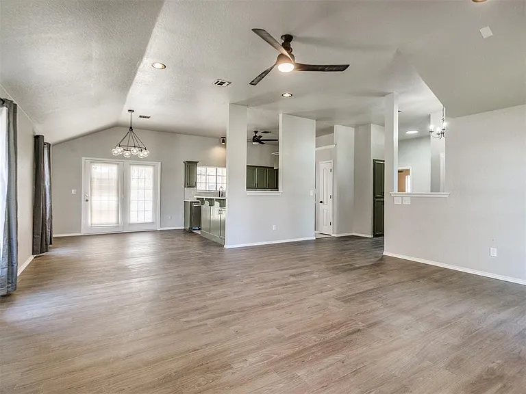 13300 S Robinson Ave — Photo 6