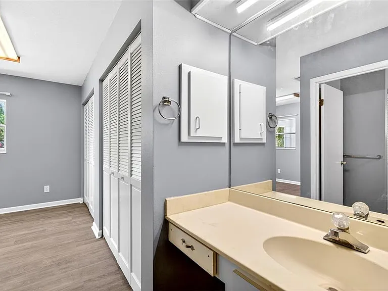 3423 SW 27th St — Photo 19
