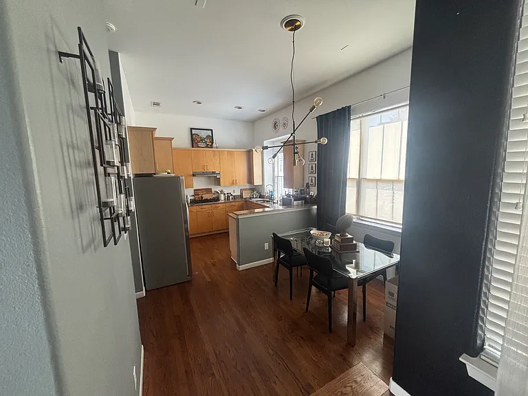 4116 N Hall St — Photo 9
