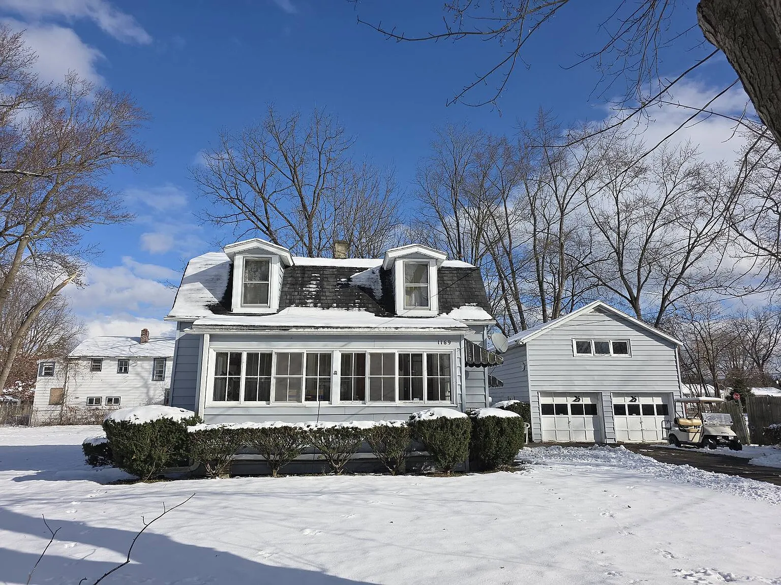 1169 Woodbine Ave photo 1