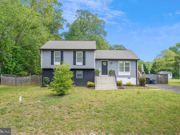 11930 Susan Ln, Lusby, MD 20657