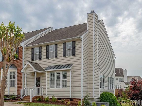 2nd image of 301 Knightsborough Way