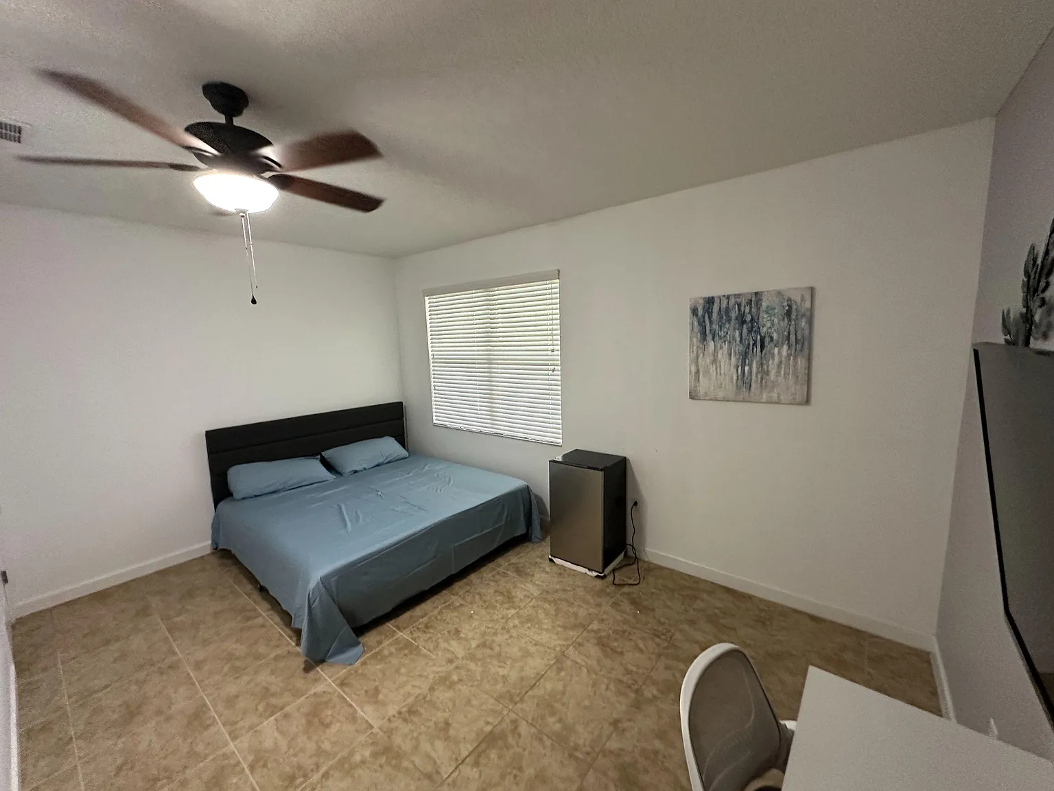 4 bed, 5.0 bath, 2842 sqft, $1,888 — Photo 2