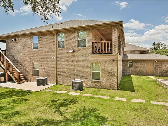 4th image of 213 Shady Grove Dr