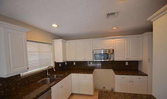 4th image of 7307 NW 61st Ter