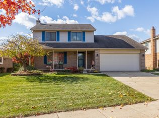 1388 S Hidden Creek Dr, Saline, MI