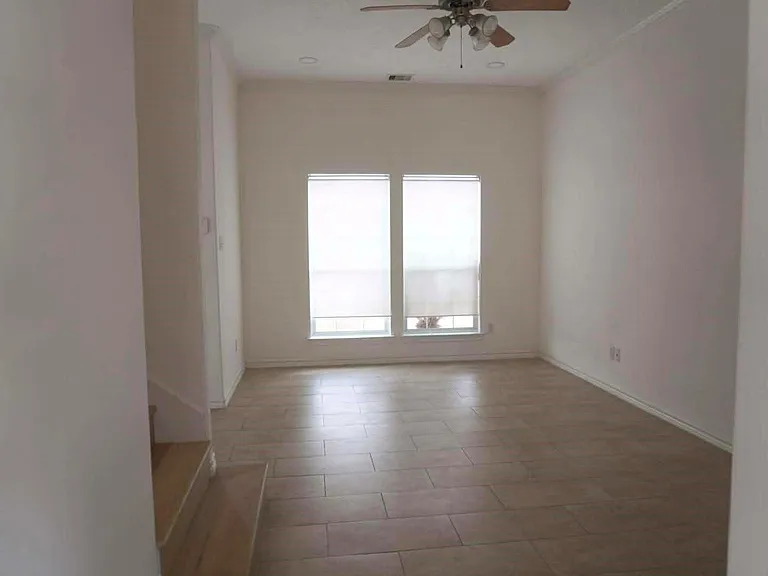 7916 Comal St — Photo 7