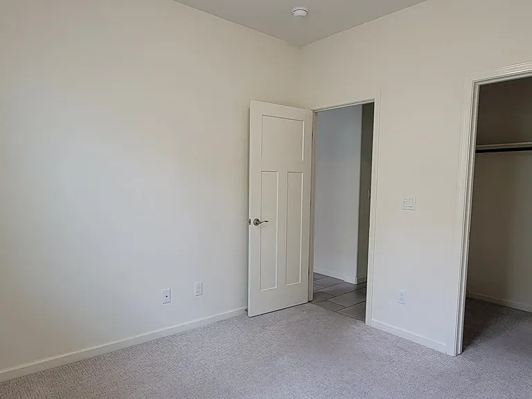 8013 Avanti Dr — Photo 39