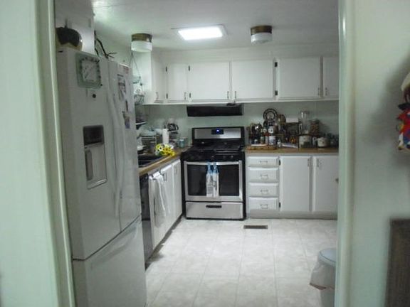 5th image of 141 Lirios Ave