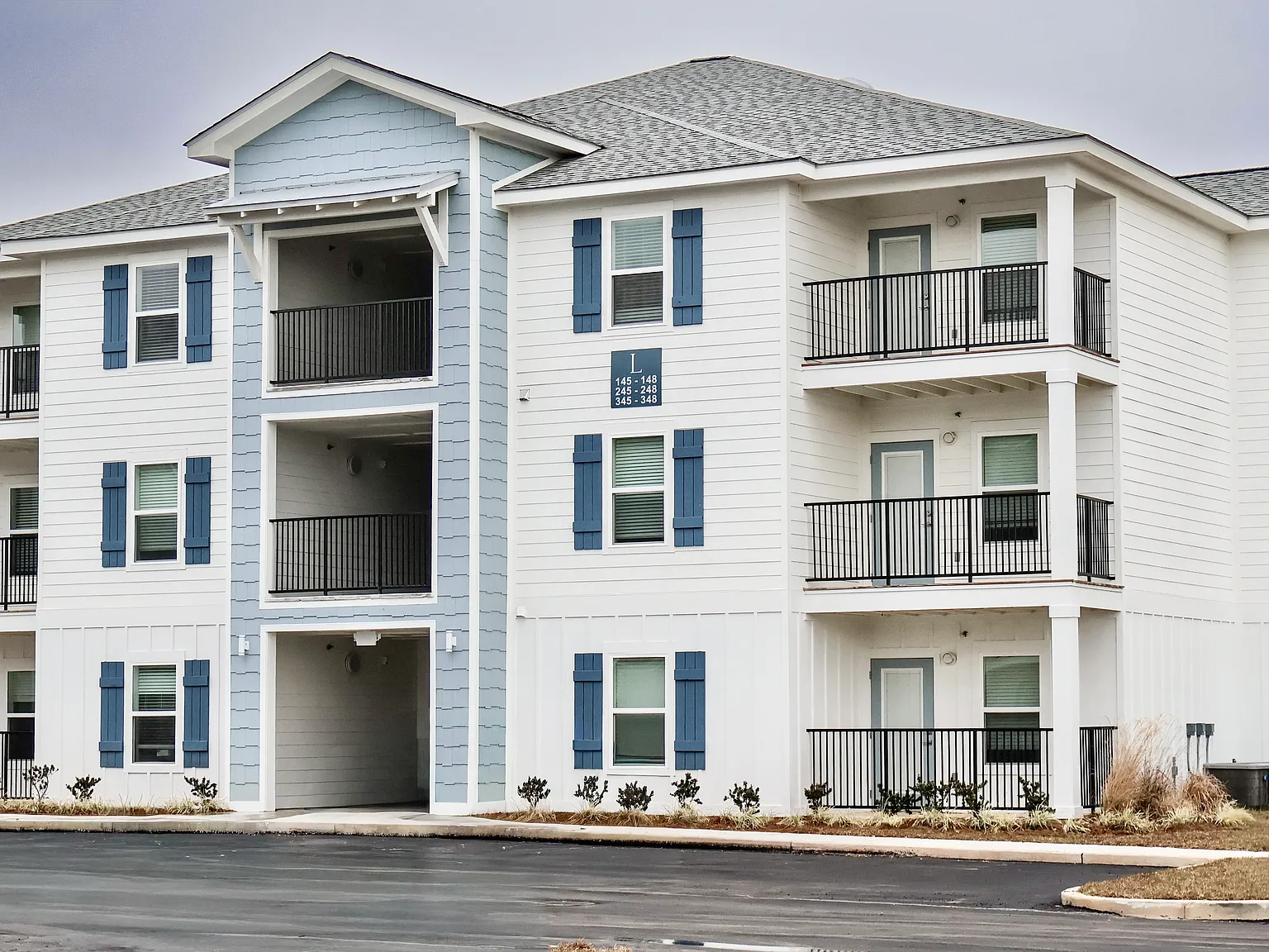 The Current Apartments — Photo 4