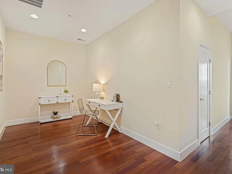1143 Summit St NE #2 — Photo 19